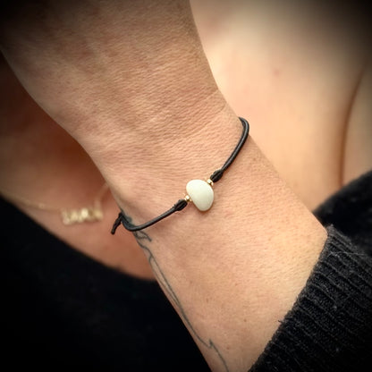 Macrame Bracelet - opaque white Seaham Seaglass - 585 Gold