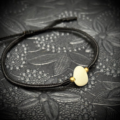 Macrame Bracelet - opaque white Seaham Seaglass - 585 Gold