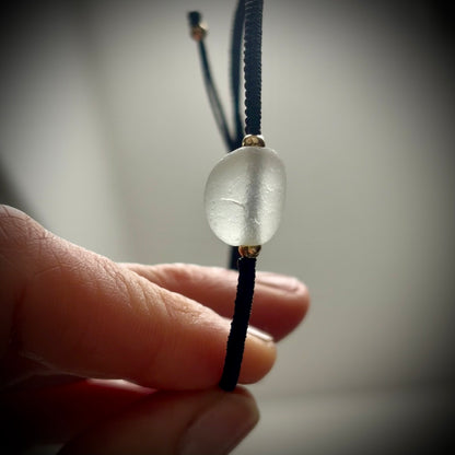 Macrame Bracelet - white Seaham Seaglass - Gold-filled