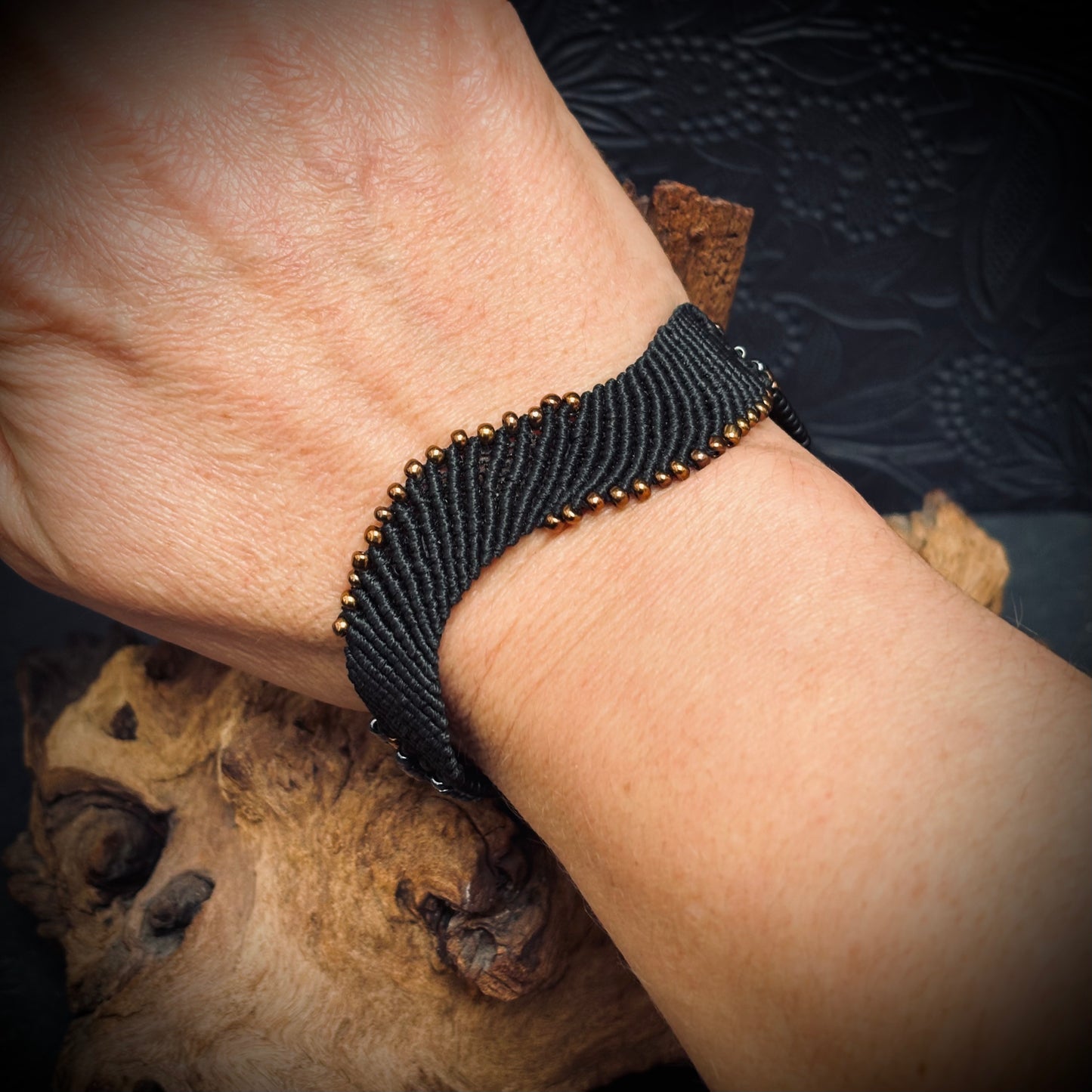 Macrame Bracelet "Particle Wave"