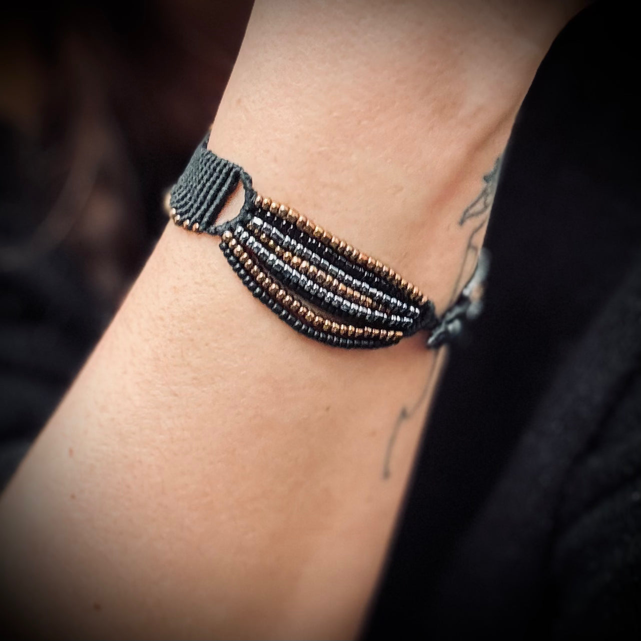 Macrame Bracelet "Particle Wave"