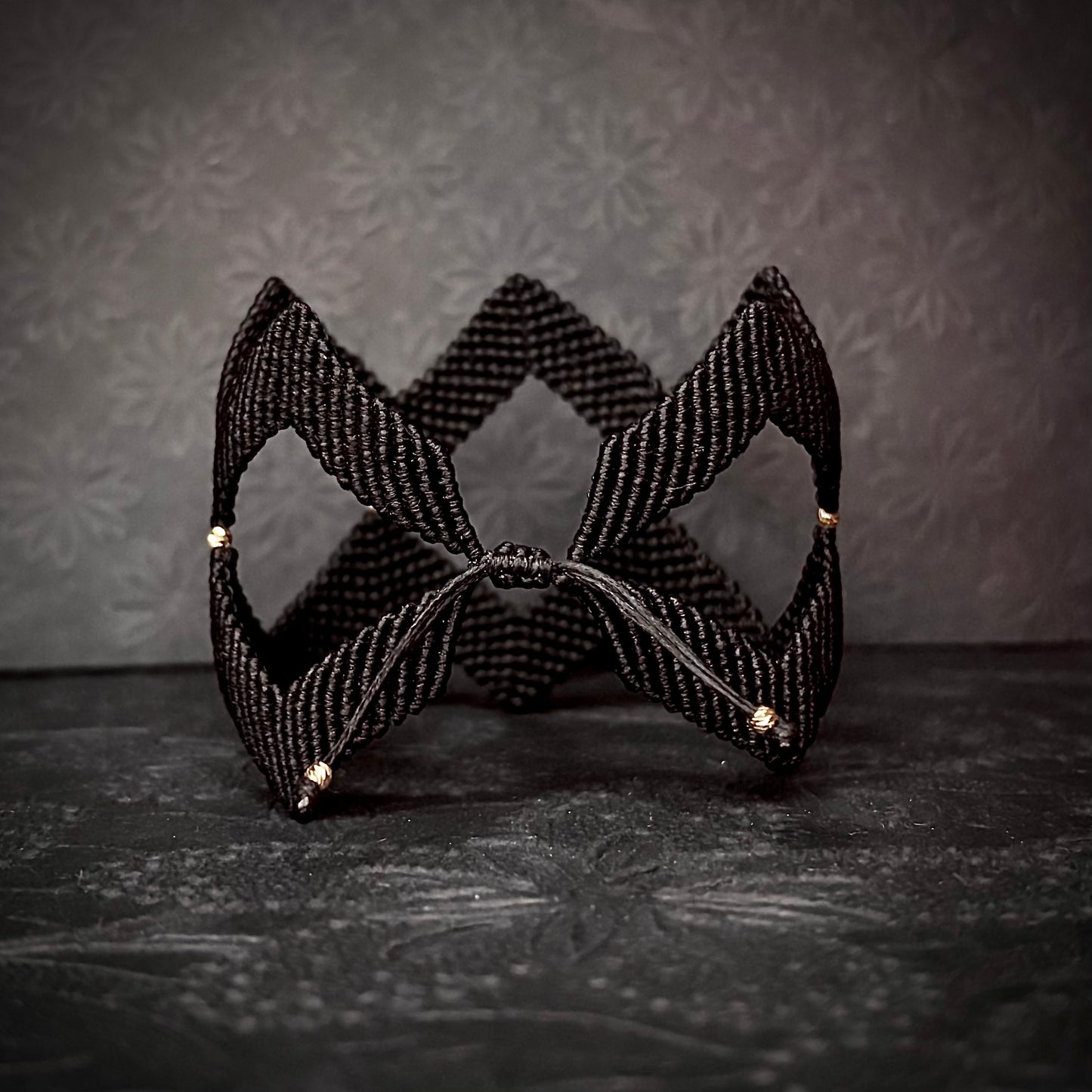 Macrame Bracelet "Frequency - I" 585 Gold