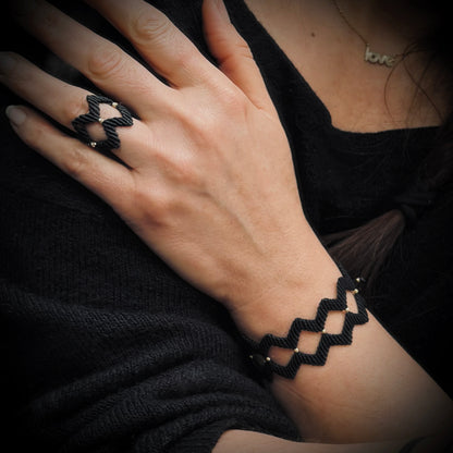 Macrame Ring "Frequency" 585 Gold