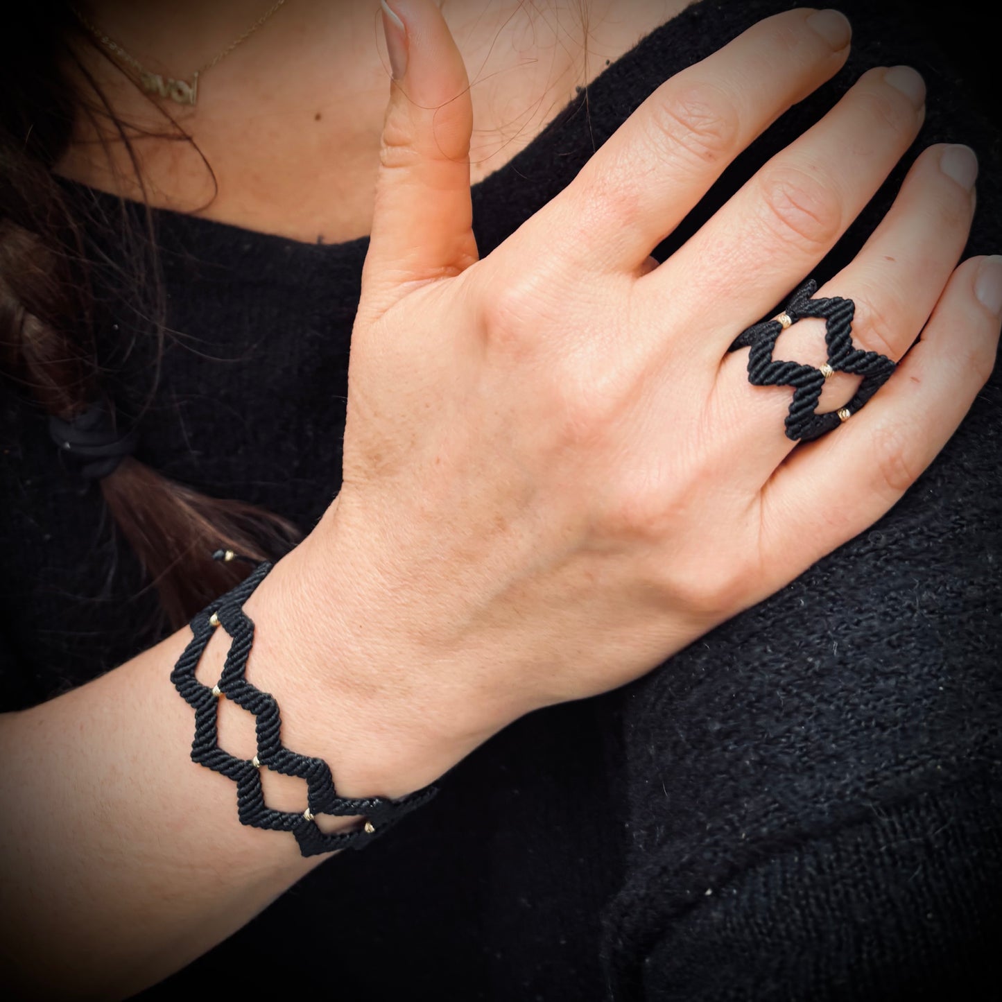 Macrame Bracelet "Frequency - II" 585 Gold