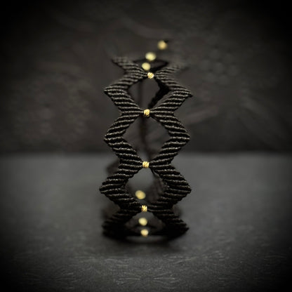 Macrame Bracelet "Frequency - II" 585 Gold
