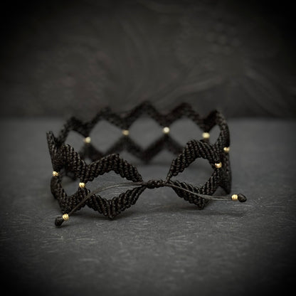 Macrame Bracelet "Frequency - II" 585 Gold