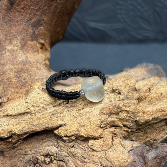 Makramee Meerglas Ring – weißes Seaham Seaglass 925er Sterling Silber